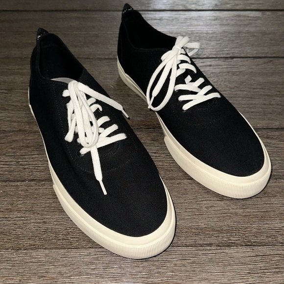 Everlane Tread Forever Sneaker - Picture 1 of 13